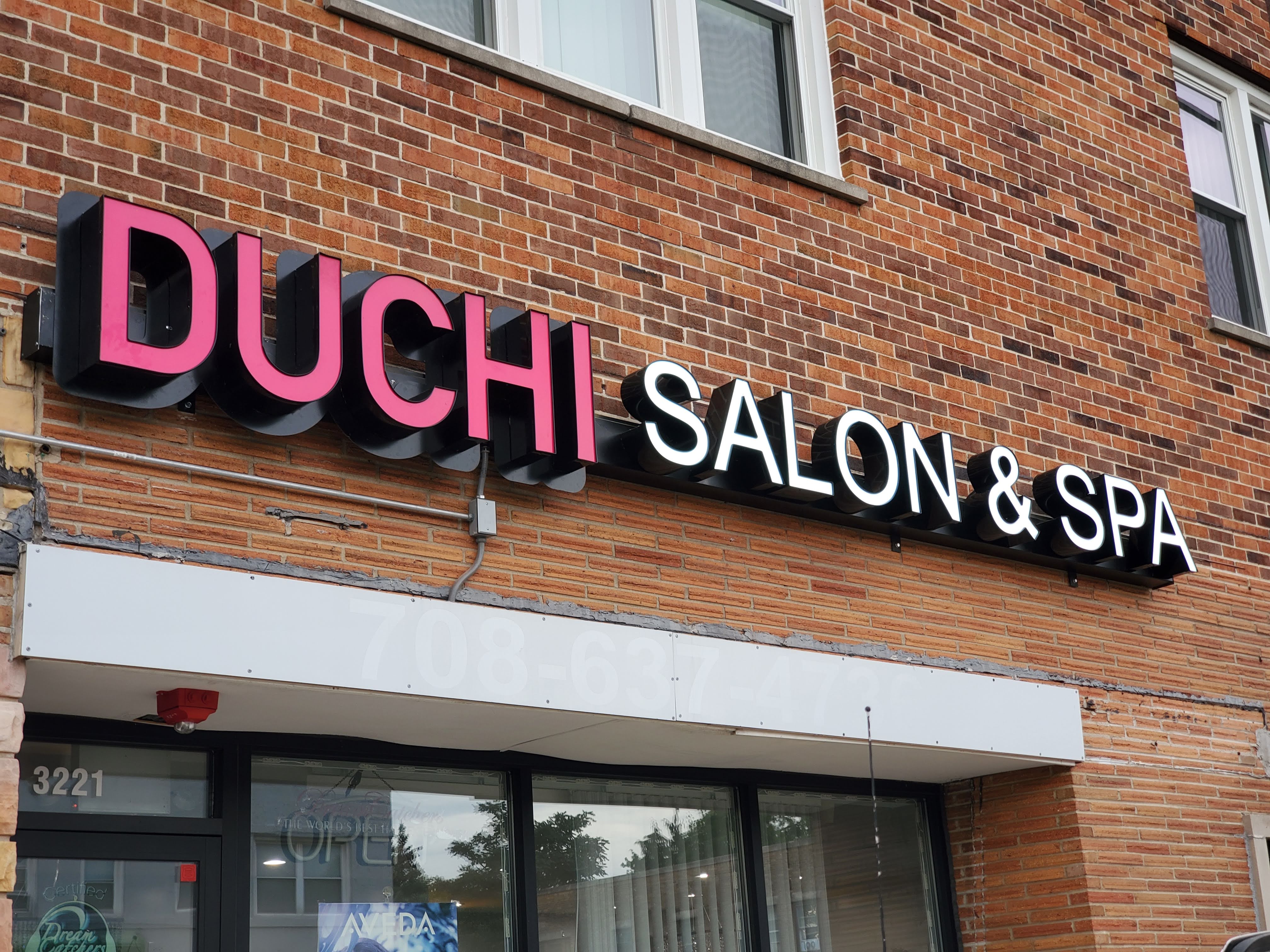 Duchi Salon